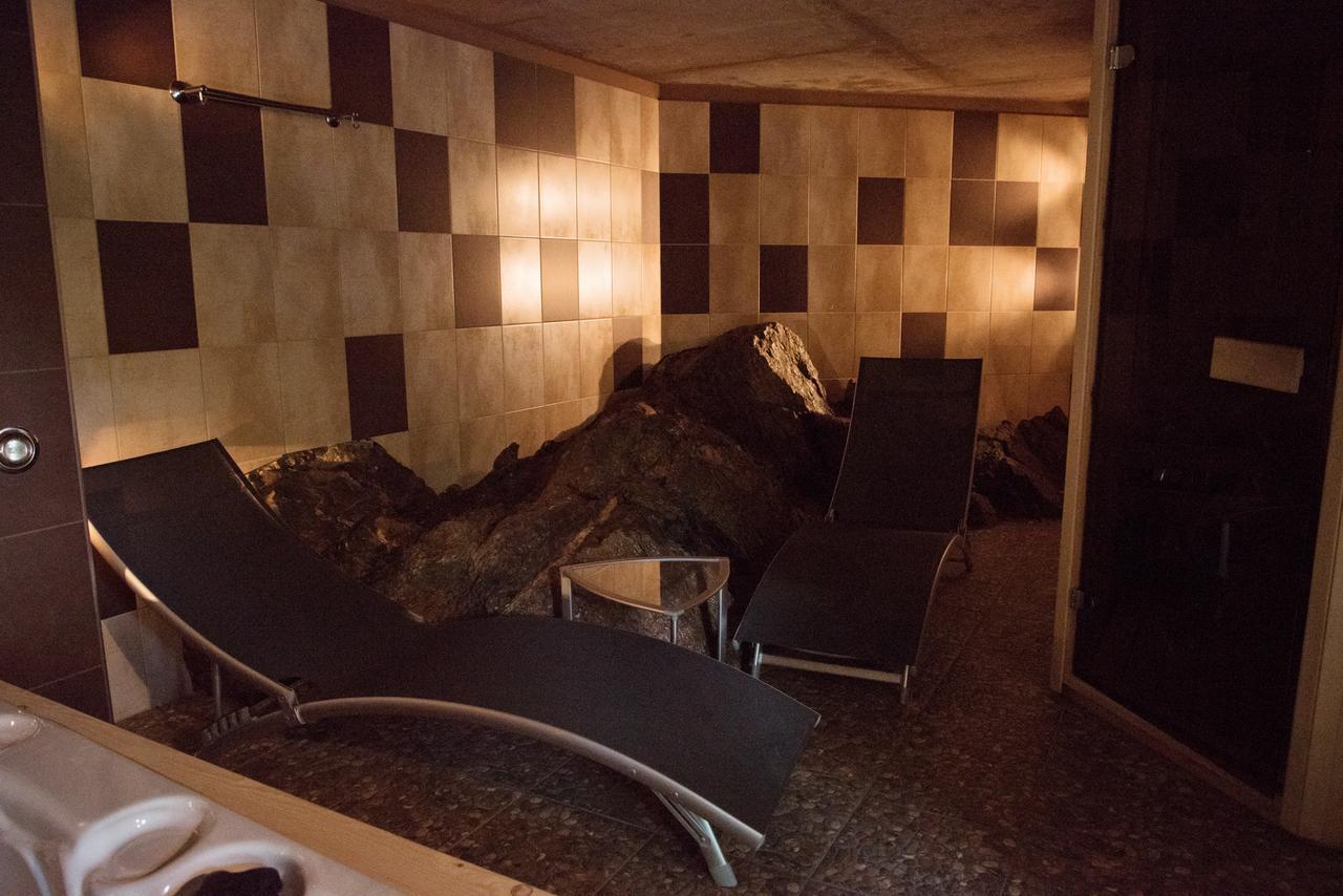 Family Hotel Balkanci Uzana Dış mekan fotoğraf
